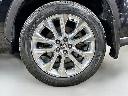 Used 2023 Toyota Highlander Limited image 33