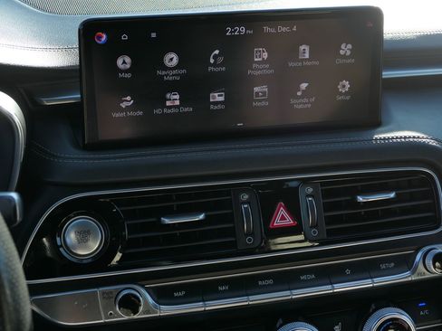 Used 2022 Genesis G70 2.0T image 20