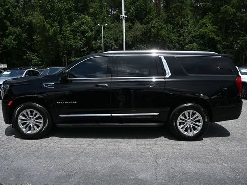 Used 2021 GMC Yukon XL SLT w/ SLT Premium Package RWD image 3