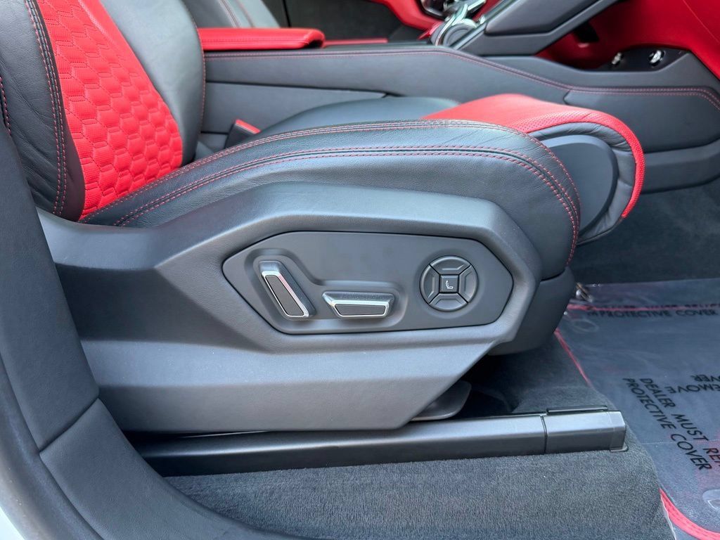 Used 2021 Lamborghini Urus AWD/4WD image 36