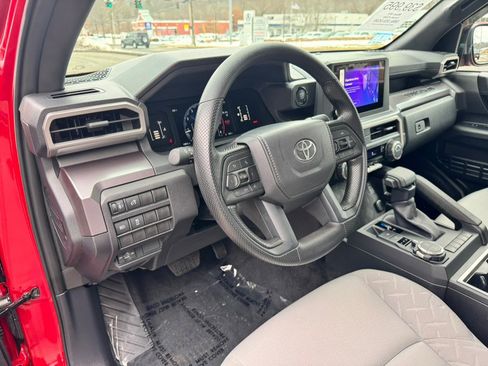 Used 2025 Toyota Tacoma SR5 image 12