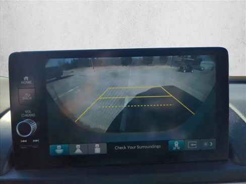 Used 2024 Honda Pilot Touring image 11