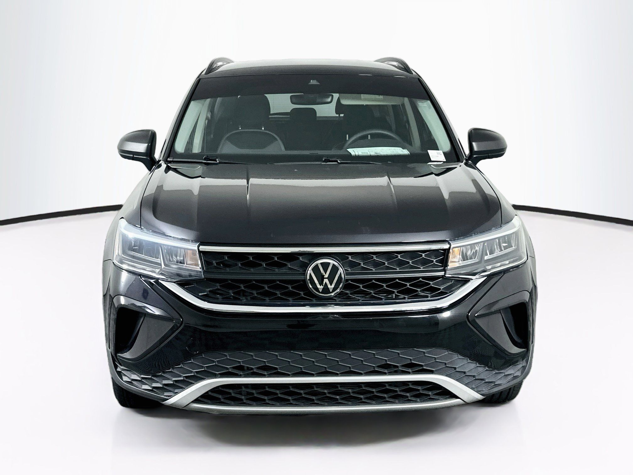 Used 2024 Volkswagen Taos S FWD image 2