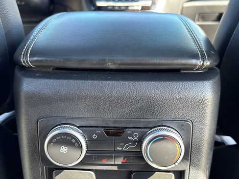 Used 2020 Ford Explorer XLT w/ Equipment Group 202A image 33