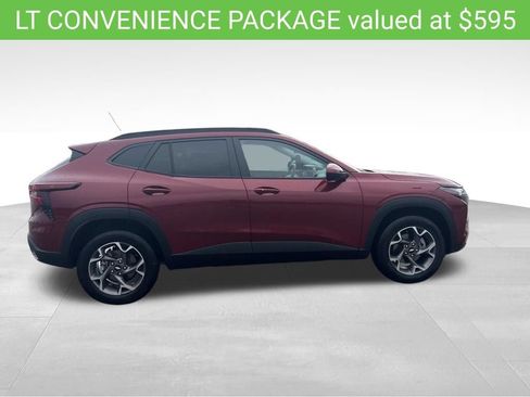 Certified 2025 Chevrolet Trax LT w/ LT Convenience Package FWD image 2