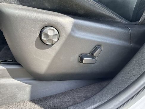 Used 2018 Jeep Grand Cherokee Limited image 19