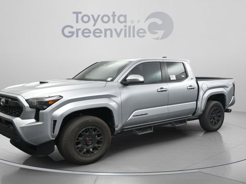 Used 2024 Toyota Tacoma TRD Sport RWD image 5