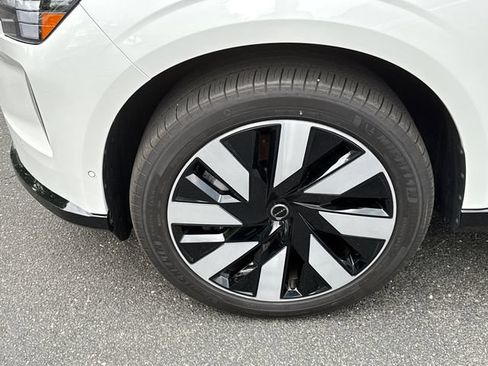 Certified 2025 Volvo EX90 Plus AWD/4WD image 7