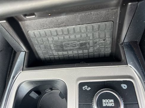 Used 2024 Ford Explorer Limited image 49