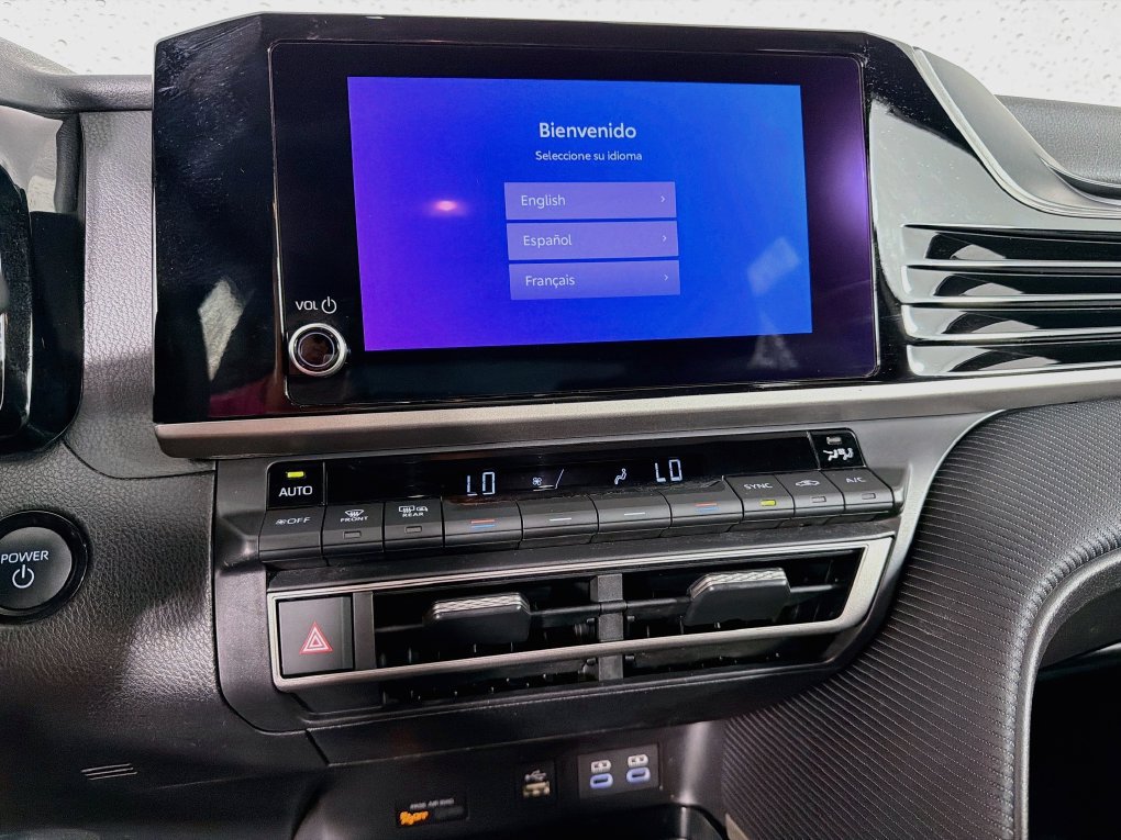 Used 2025 Toyota Camry SE FWD image 19