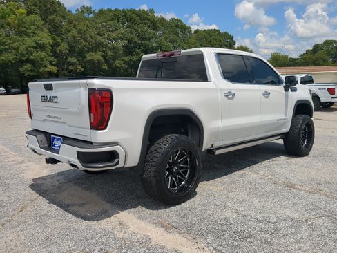 Used 2022 GMC Sierra 1500 Denali Ultimate AWD/4WD image 3