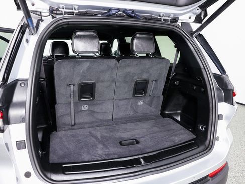 Used 2023 Jeep Grand Cherokee L Laredo image 16