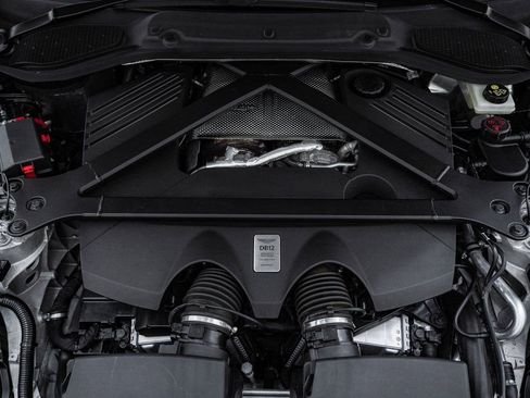 Used 2024 Aston Martin DB12 Coupe RWD image 32