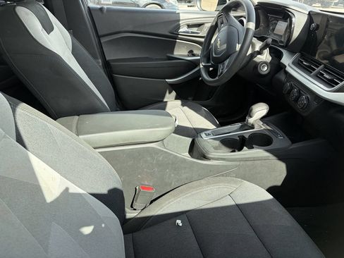 Used 2024 Chevrolet Trax LS FWD image 12