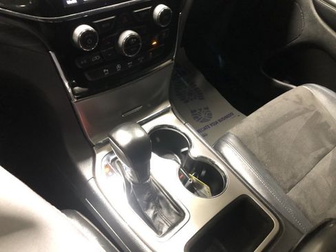 Used 2020 Jeep Grand Cherokee Altitude image 29