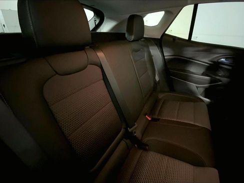 Used 2025 Chevrolet Trax LT w/ LT Convenience Package image 23