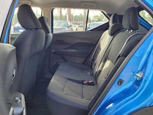 New 2025 Nissan Kicks Play S image 4