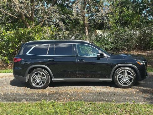 Used 2025 Mercedes-Benz GLS 450 4MATIC image 4