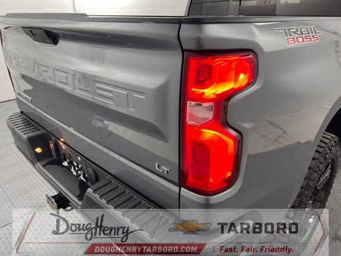 Used 2021 Chevrolet Silverado 1500 LT Trail Boss w/ Convenience Package II AWD/4WD image 15