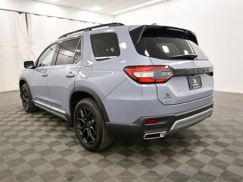 Used 2025 Honda Pilot Touring image 5