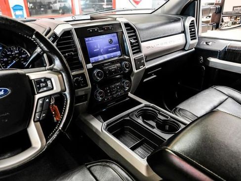 Used 2021 Ford F250 Lariat w/ Chrome Package image 17