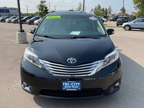 Used 2016 Toyota Sienna Limited w/ Protection Package FWD image 12