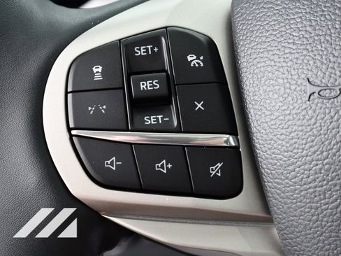 New 2025 Ford Explorer Active w/ Active Comfort Package image 33