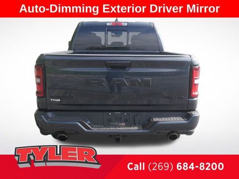 New 2026 RAM 1500 4x4 Crew Cab image 7