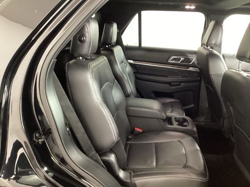 Used 2018 Ford Explorer Limited w/ Equipment Group 301A AWD/4WD image 11