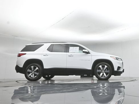 Used 2020 Chevrolet Traverse LT w/ LT Premium Package FWD image 49