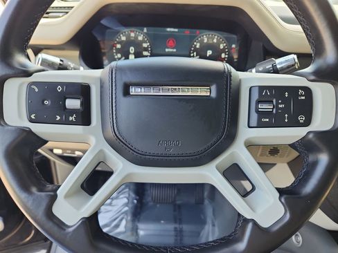 Used 2022 Land Rover Defender 110 XS Edition AWD/4WD image 16