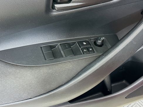 Used 2025 Toyota Corolla LE image 15