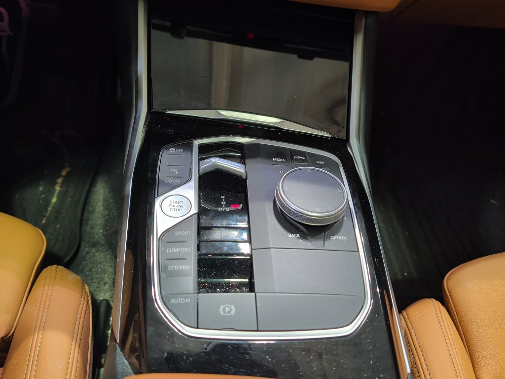 Certified 2023 BMW 330i xDrive Sedan w/ Premium Package AWD/4WD image 15
