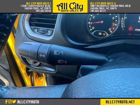 Used 2015 Jeep Renegade Latitude w/ Popular Equipment Group AWD/4WD image 24