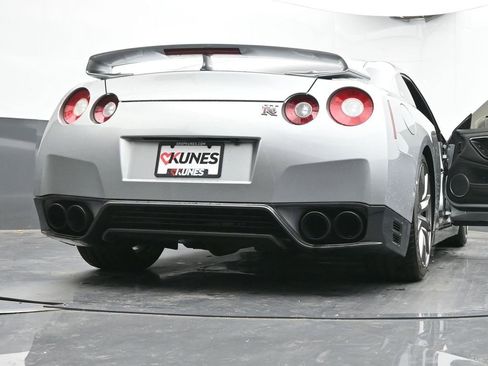 Used 2012 Nissan GT-R Premium image 73