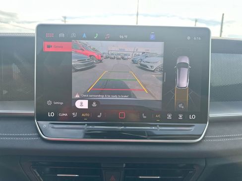 New 2025 Volkswagen Tiguan SE image 42