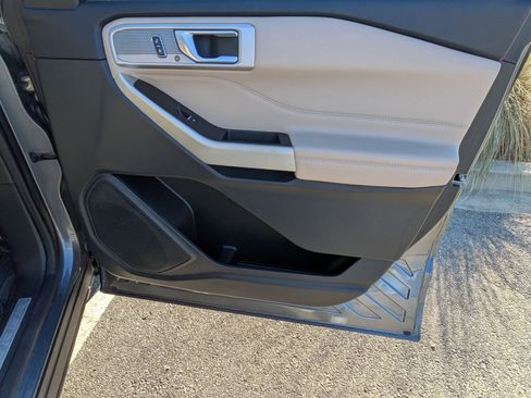 Used 2021 Ford Explorer Limited w/ Equipment Group 301A image 37