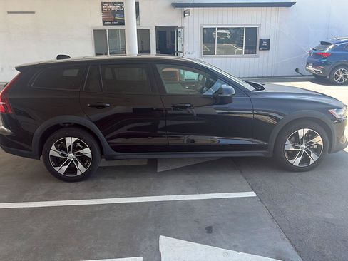 Used 2023 Volvo V60 B5 Cross Country Plus AWD/4WD image 28
