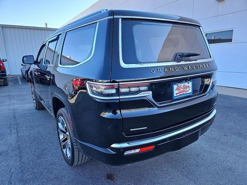 Used 2022 Jeep Grand Wagoneer Series III w/ Rear Seat Video Group 1 image 5