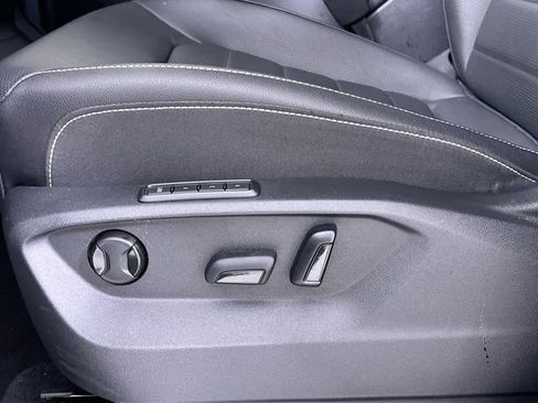 Used 2025 Volkswagen Atlas SEL image 12