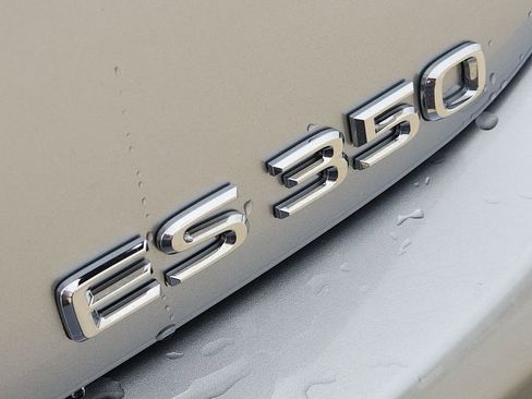 Used 2025 Lexus ES 350 w/ Premium Package image 12