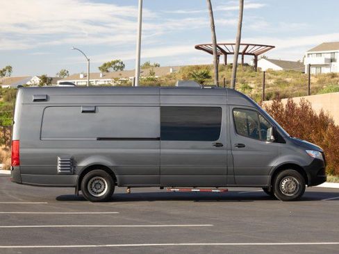 Used 2021 Mercedes-Benz Sprinter 4500 w/ Parking Package image 11