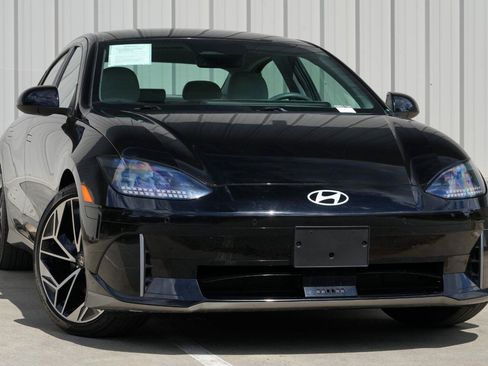 Used 2023 Hyundai Ioniq 6 SEL RWD image 2