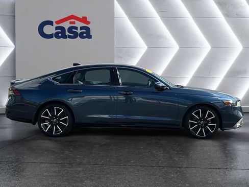 Used 2024 Honda Accord Touring image 12