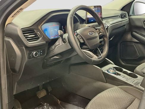Used 2023 Ford Escape Active AWD/4WD image 9
