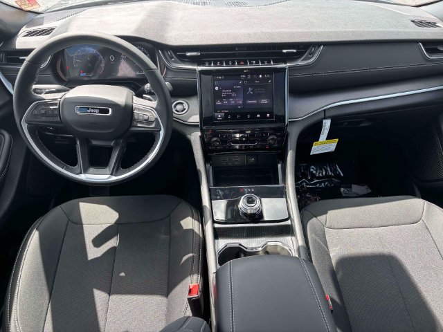 New 2026 Jeep Grand Cherokee Laredo X AWD/4WD image 3