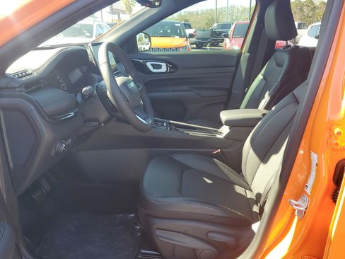 New 2026 Jeep Compass Latitude image 8