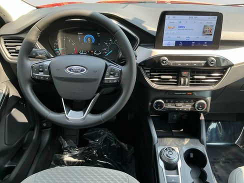 Used 2022 Ford Escape SE w/ SE Sport Appearance Package AWD/4WD image 16