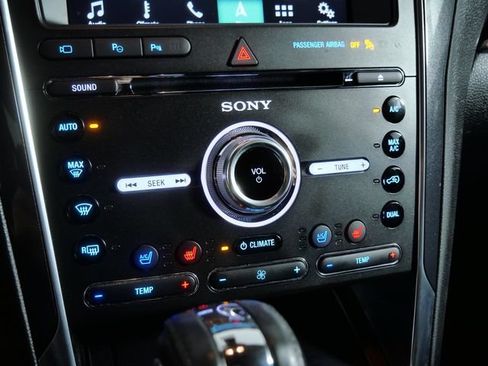 Certified 2018 Ford Explorer Limited w/ Equipment Group 301A AWD/4WD image 19