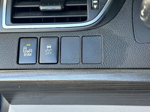 Used 2017 Toyota Camry XLE w/ Moonroof Package FWD image 34